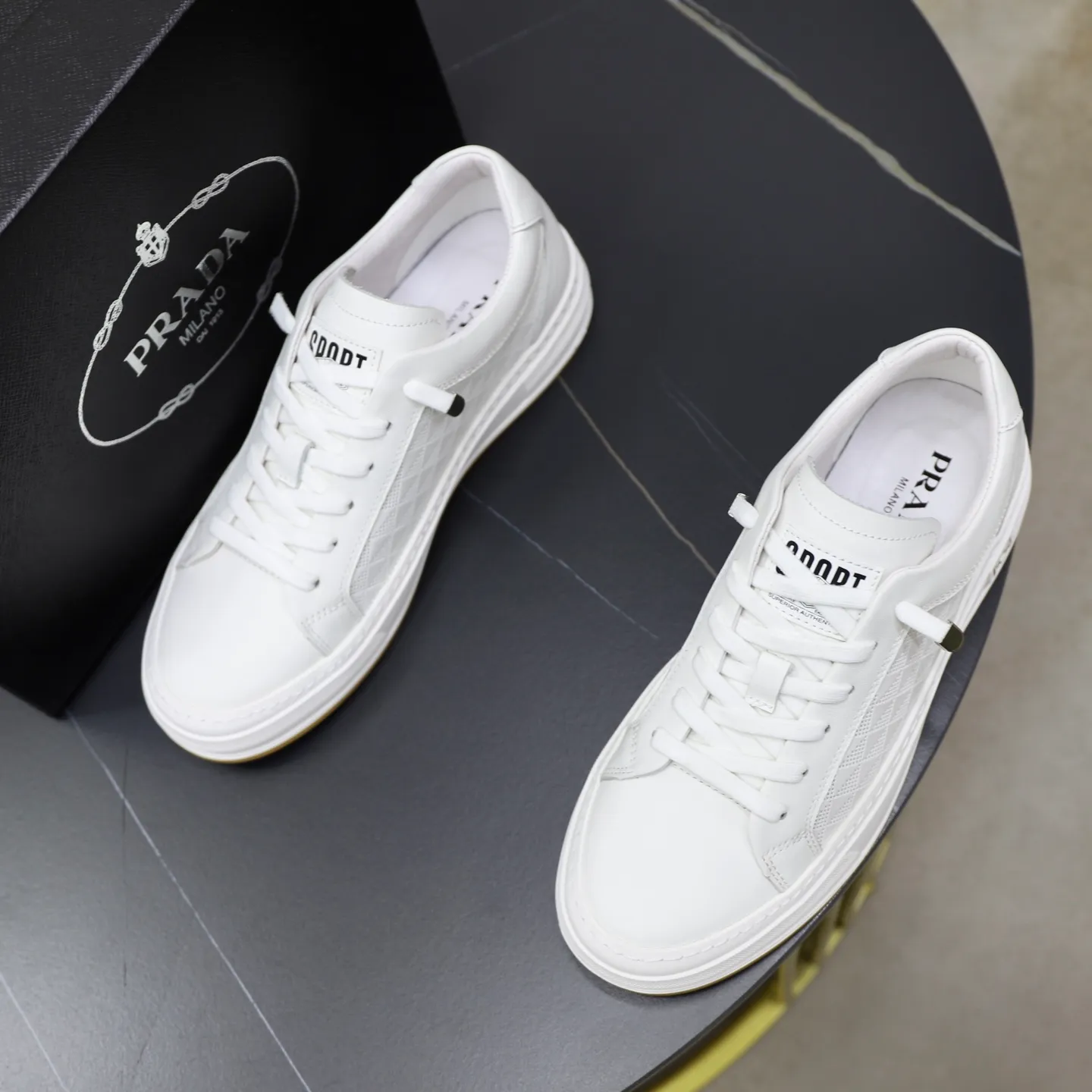 Men's shoes: 440💰🙅‍♂️🙅‍♂️🙅‍♂️ Brand: PRADA Standard code: 38–44 (45 can be customized) Level: Same as the official website Material: Original cowhide fabric Comfortable pigskin lining Lightweight and wear-resistant outsole Style category: Men's fashionable casual shoes and boots Running sneakers Distinguished luxury brand elements Top luxury Color: actual picture color